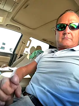 Golferkid1124 online show from November 12, 3:34 pm