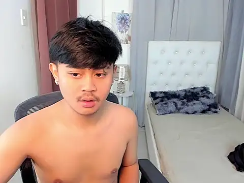 Snapshot of asianblackbigcock chatting on November 15, 5:05 am asianblackbigcock online show from November 15, 5:05 am