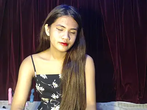 Snapshot of Rema_thebigcock chatting on December 3, 7:34 pm Rema thebigcock online show from December 3, 7:34 pm