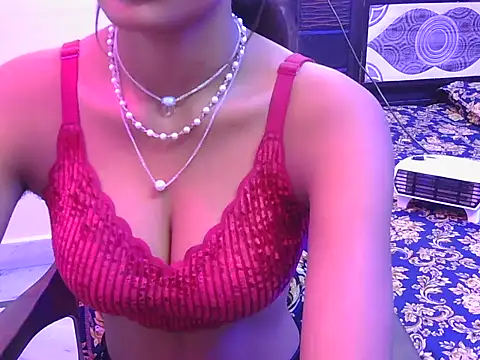 Snapshot of hot-nisha chatting on December 18, 6:30 am hot-nisha online show from December 18, 6:30 am