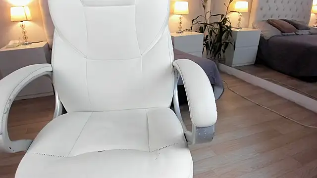 Snapshot of Scarlett_Bunny_ chatting on December 15, 1:04 pm Scarlett Bunny online show from December 15, 1:04 pm