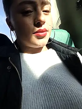 Snapshot of ALEJA__22 chatting on November 12, 12:49 pm ALEJA 22 online show from November 12, 12:49 pm