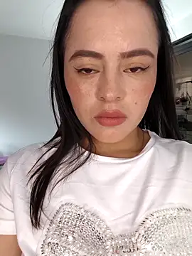 Snapshot of ALEJA__22 chatting on November 30, 6:01 pm ALEJA 22 online show from November 30, 6:01 pm