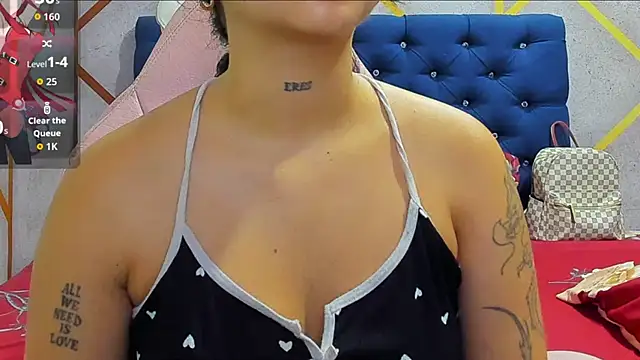  vaiolet owo online show from February 4, 5:02 am