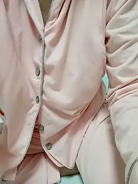 Snapshot of L199405 chatting on November 11, 1:05 am L199405 online show from November 11, 1:05 am