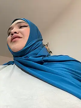 Snapshot of sweetmuslim01 chatting on December 9, 7:29 pm sweetmuslim01 online show from December 9, 7:29 pm