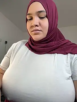 Snapshot of sweetmuslim01 chatting on February 14, 8:48 pm sweetmuslim01 online show from February 14, 8:48 pm