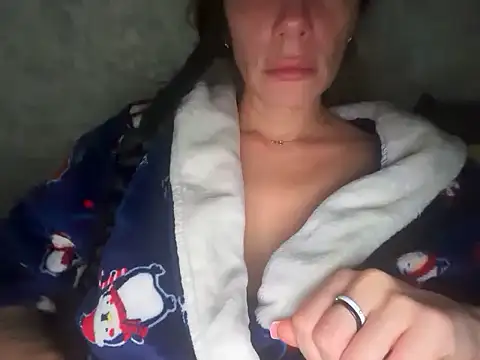 Snapshot of Angelinaa19 chatting on November 20, 8:47 am Angelinaa19 online show from November 20, 8:47 am