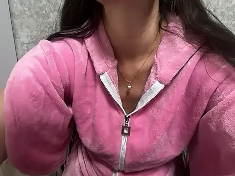 Snapshot of Angelinaa19 chatting on December 5, 3:09 pm Angelinaa19 online show from December 5, 3:09 pm