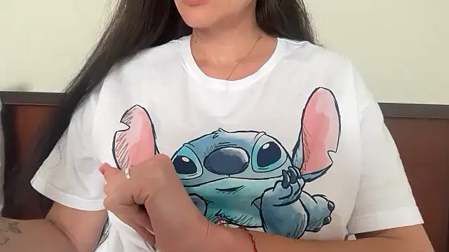 Snapshot of Angelinaa19 chatting on April 11, 8:51 am Angelinaa19 online show from April 11, 8:51 am