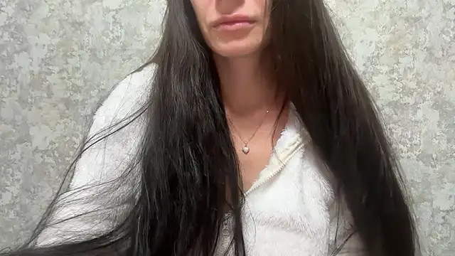 Snapshot of Angelinaa19 chatting on April 15, 7:58 pm Angelinaa19 online show from April 15, 7:58 pm