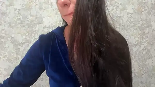 Snapshot of Angelinaa19 chatting on April 18, 12:42 pm Angelinaa19 online show from April 18, 12:42 pm