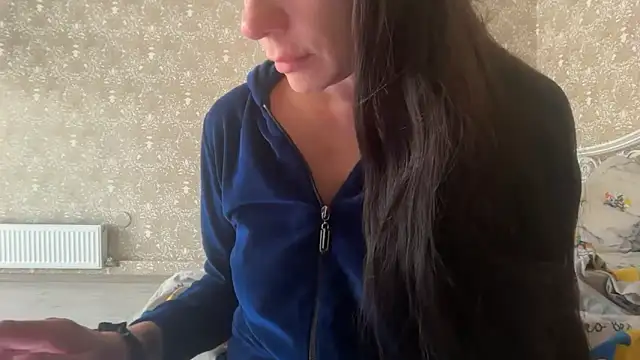 Snapshot of Angelinaa19 chatting on April 23, 1:02 pm Angelinaa19 online show from April 23, 1:02 pm