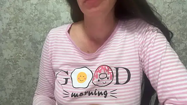 Snapshot of Angelinaa19 chatting on May 6, 7:52 pm Angelinaa19 online show from May 6, 7:52 pm