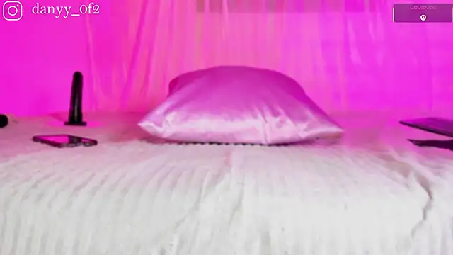 Daniihot   online show from May 30, 5:15 am