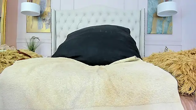 RosaliaMontero online show from February 12, 8:37 pm