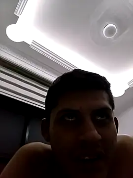 Snapshot of jov_and_thomas chatting on December 3, 4:42 am jov and thomas online show from December 3, 4:42 am