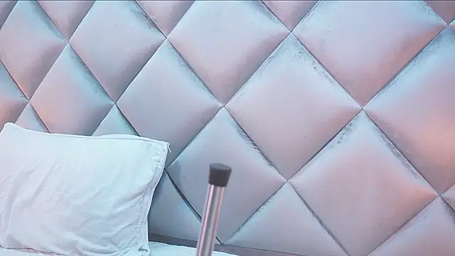 crystal gilton online show from February 16, 7:10 pm