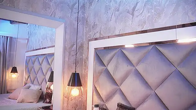 crystal gilton online show from February 28, 7:04 pm