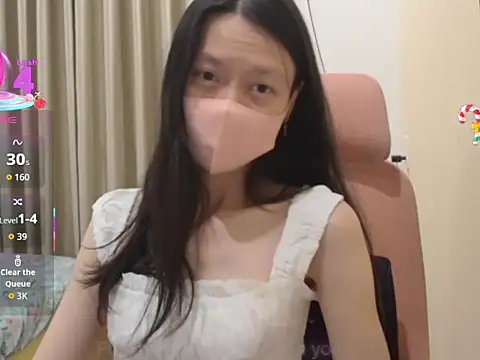 Snapshot of Lil-Cherries chatting on November 12, 7:24 pm Lil-Cherries online show from November 12, 7:24 pm