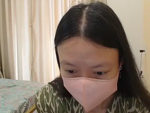 Snapshot of Lil-Cherries chatting on January 7, 2:47 am Lil-Cherries online show from January 7, 2:47 am