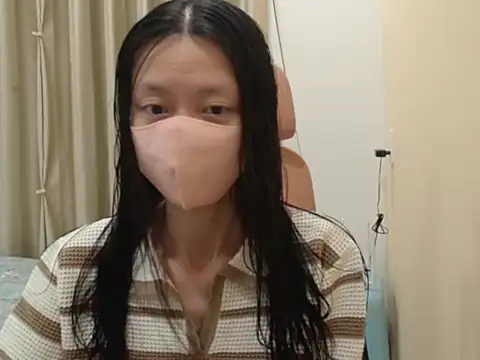 Snapshot of Lil-Cherries chatting on January 8, 3:25 pm Lil-Cherries online show from January 8, 3:25 pm