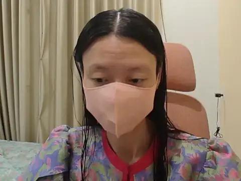 Snapshot of Lil-Cherries chatting on January 9, 5:04 pm Lil-Cherries online show from January 9, 5:04 pm