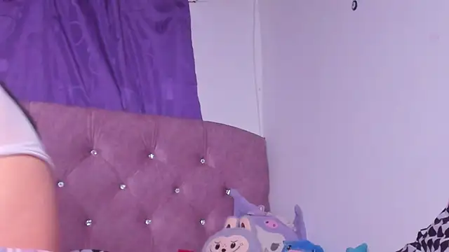 Snapshot of amy__a chatting on November 13, 5:39 am amy a online show from November 13, 5:39 am