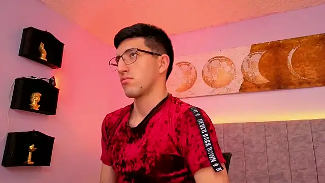 Snapshot of Un_Sluttyy chatting on November 10, 12:53 am Un Sluttyy online show from November 10, 12:53 am