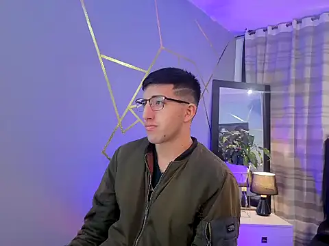 Snapshot of Un_Sluttyy chatting on November 15, 11:40 am Un Sluttyy online show from November 15, 11:40 am