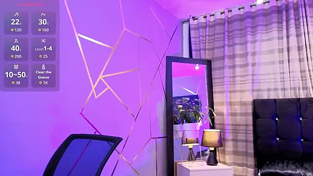 Snapshot of Un_Sluttyy chatting on November 19, 1:11 pm Un Sluttyy online show from November 19, 1:11 pm