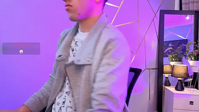 Snapshot of Un_Sluttyy chatting on November 20, 11:32 am Un Sluttyy online show from November 20, 11:32 am