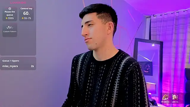 Snapshot of Un_Sluttyy chatting on November 25, 3:45 pm Un Sluttyy online show from November 25, 3:45 pm