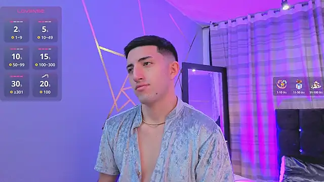 Snapshot of Un_Sluttyy chatting on December 5, 11:30 am Un Sluttyy online show from December 5, 11:30 am