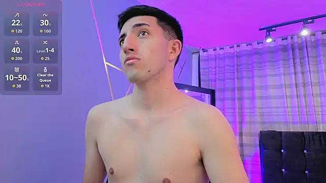 Snapshot of Un_Sluttyy chatting on December 15, 11:36 am Un Sluttyy online show from December 15, 11:36 am