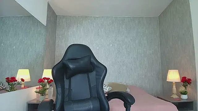 MeganDiamont FG online show from March 11, 7:31 pm