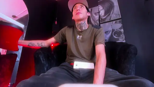 Snapshot of David_Power chatting on November 30, 4:11 pm David Power online show from November 30, 4:11 pm