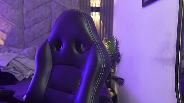 AuroraLanee  online show from February 4, 7:31 pm