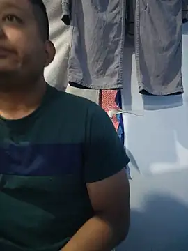 themorenofit08 online show from June 12, 11:46 pm