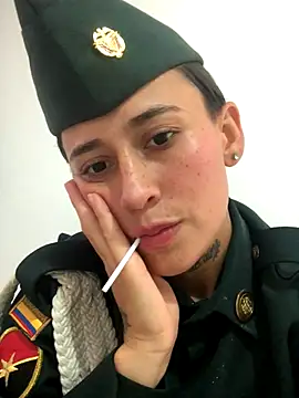 Snapshot of Miia_Hoot chatting on November 15, 2:35 pm Miia Hoot online show from November 15, 2:35 pm