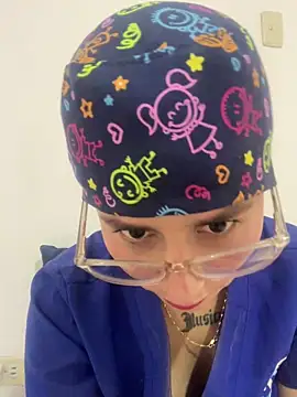 Snapshot of Miia_Hoot chatting on November 24, 5:23 pm Miia Hoot online show from November 24, 5:23 pm