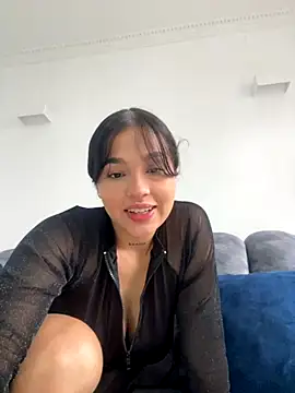 Snapshot of Miia_Hoot chatting on November 29, 2:09 pm Miia Hoot online show from November 29, 2:09 pm