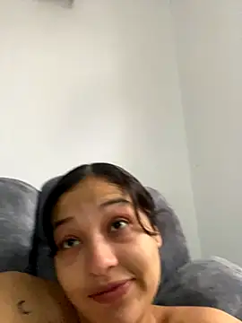 Snapshot of Miia_Hoot chatting on December 2, 1:39 pm Miia Hoot online show from December 2, 1:39 pm