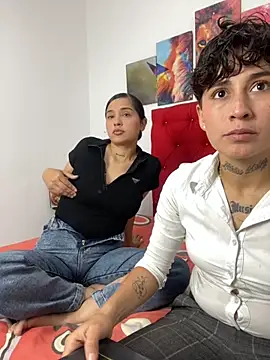 Snapshot of Miia_Hoot chatting on December 3, 2:37 pm Miia Hoot online show from December 3, 2:37 pm