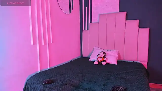 Snapshot of AliceMadnes chatting on November 24, 12:54 am AliceMadnes online show from November 24, 12:54 am