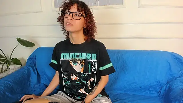 AliceMadnes online show from March 9, 2:15 am