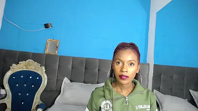 Snapshot of Aliis_Love chatting on November 19, 8:42 pm Aliis Love online show from November 19, 8:42 pm