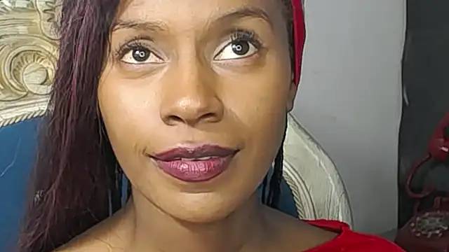 Snapshot of Aliis_Love chatting on November 21, 4:33 am Aliis Love online show from November 21, 4:33 am