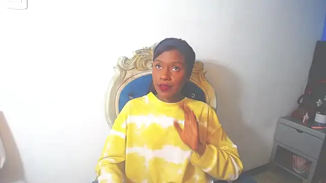 Snapshot of Aliis_Love chatting on November 27, 4:47 am Aliis Love online show from November 27, 4:47 am