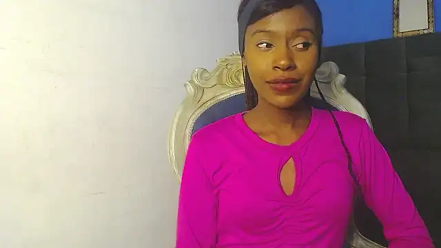 Snapshot of Aliis_Love chatting on November 28, 12:57 am Aliis Love online show from November 28, 12:57 am